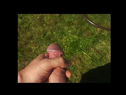 ❤️ ګرم hottie خپل ګلابي بلی fucked او د اوړي په باغ کې د squirt سره cums ترلاسه کوي ❤️  مقعد ویډیو